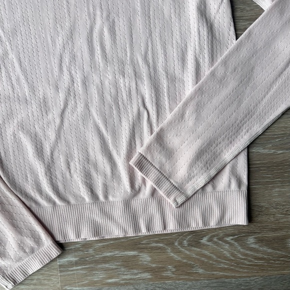 Athleta Light Pink Seamless In Motion Top - Picture 2 of 4